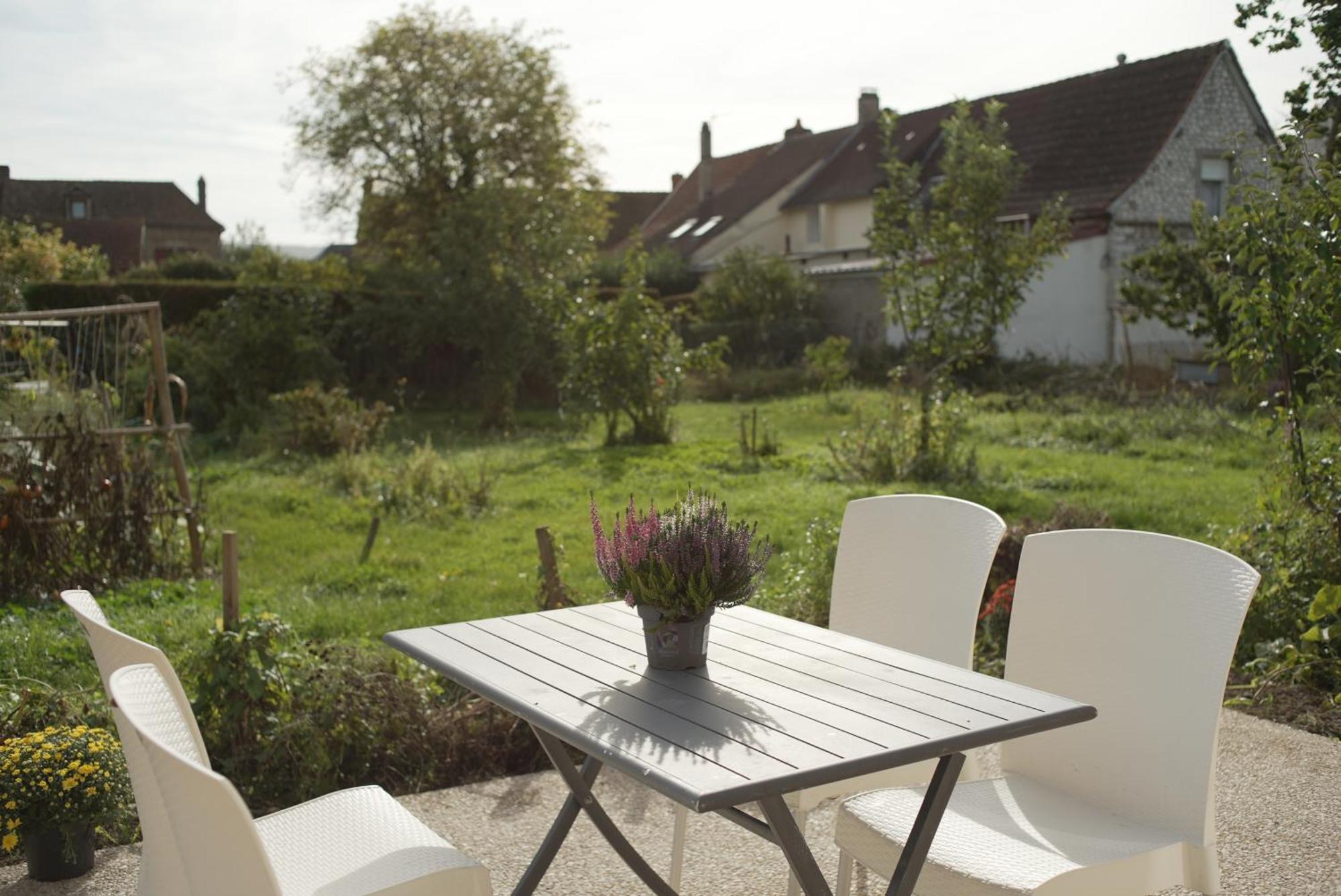 Villa Les Jardins De Felicie à Poses Extérieur photo