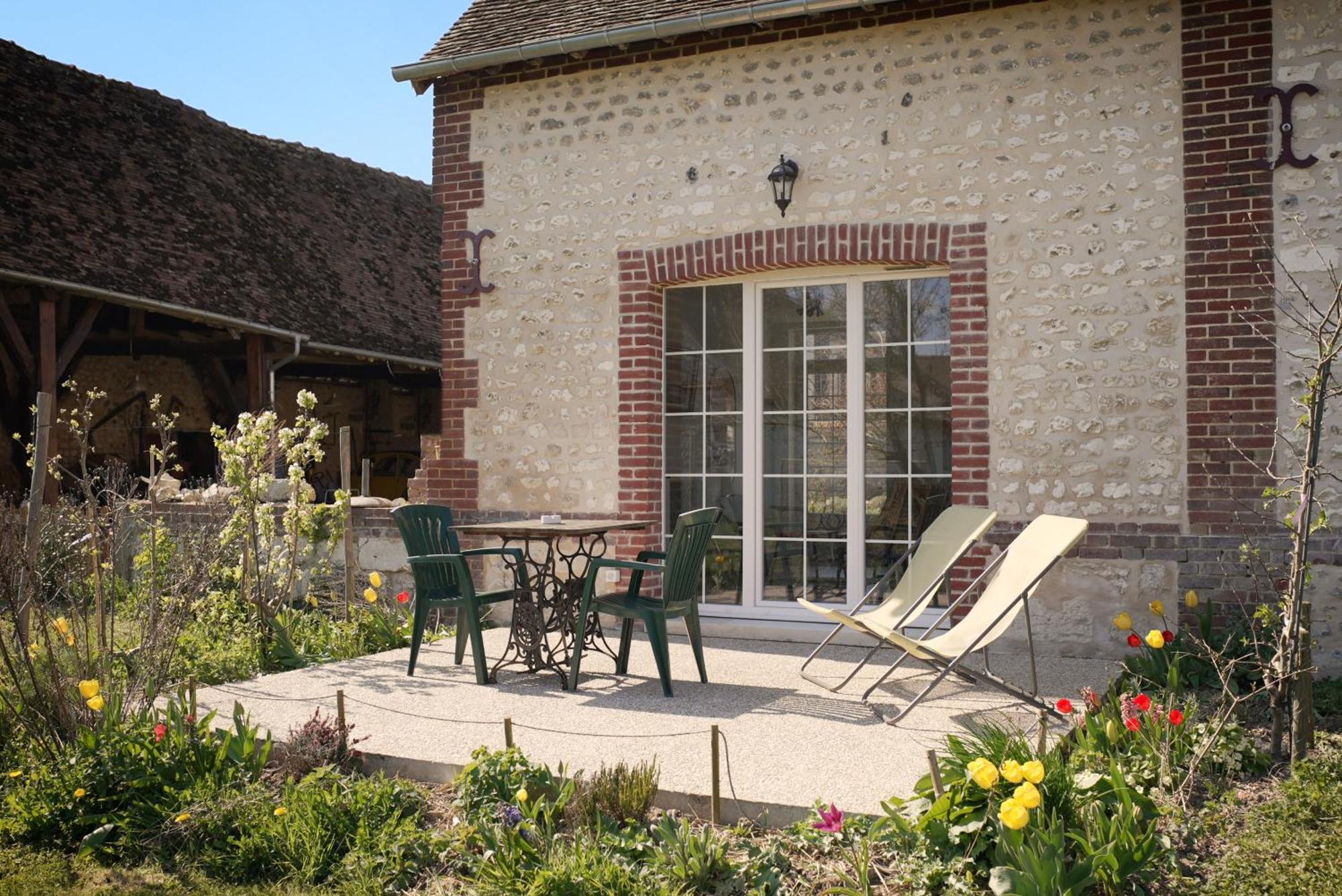 Villa Les Jardins De Felicie à Poses Extérieur photo